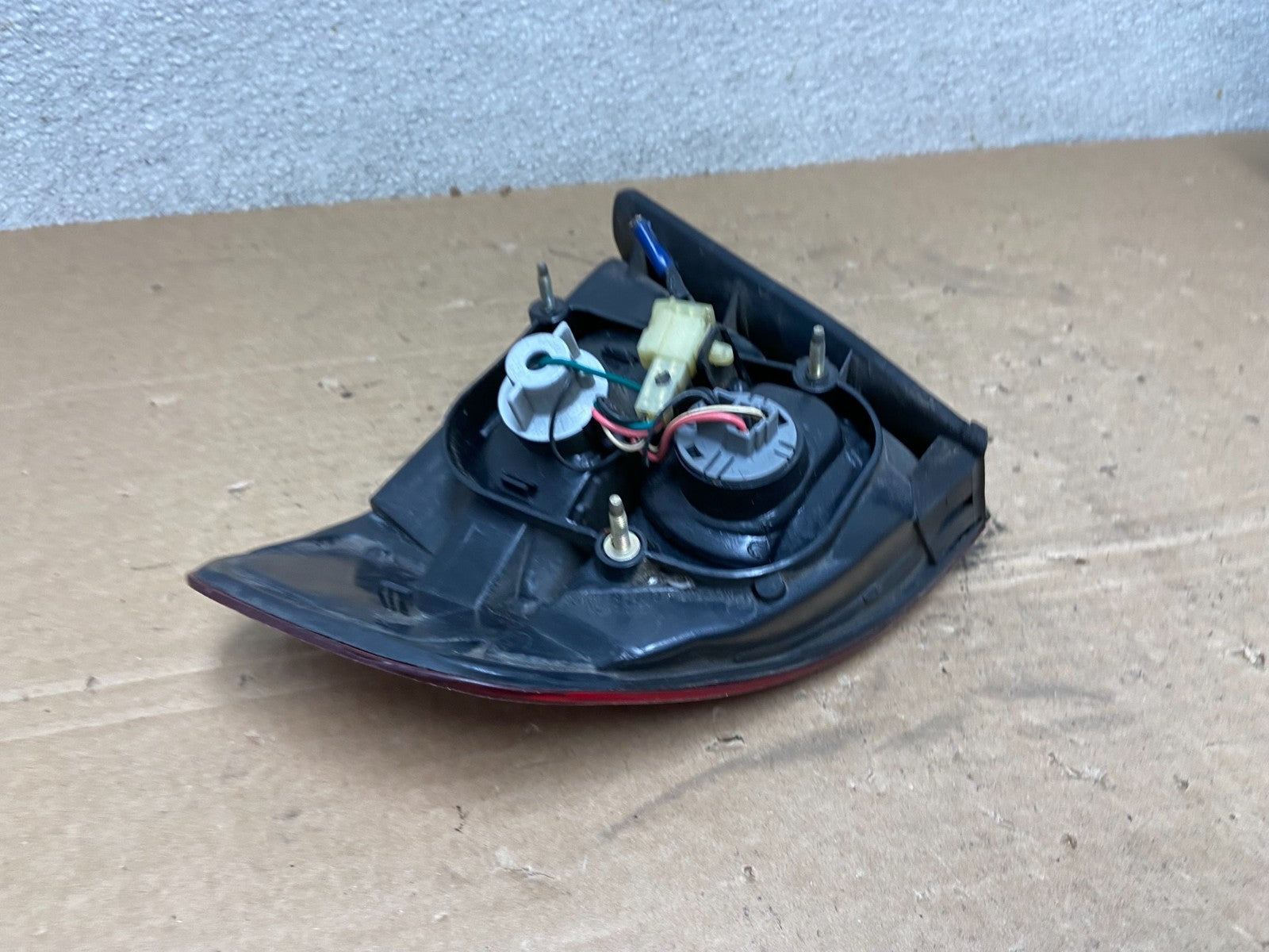 2000 to 2004 Subaru Legacy Left Driver LH Side Tail Light AB4717 DG4