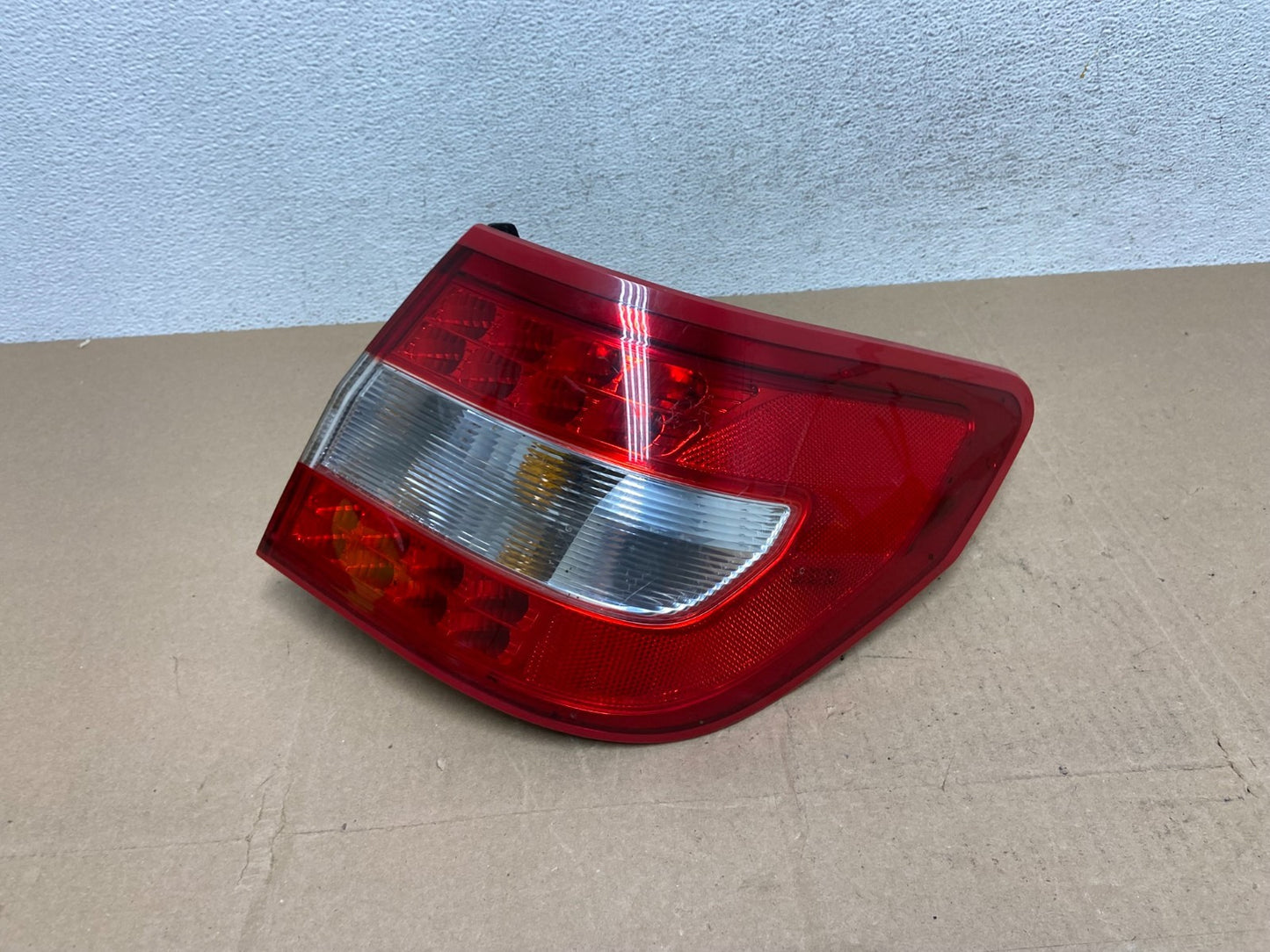 2007 to 2009 Lincoln MKZ Zephyr Right Passenger RH Side Tail Light AE6713 DW0