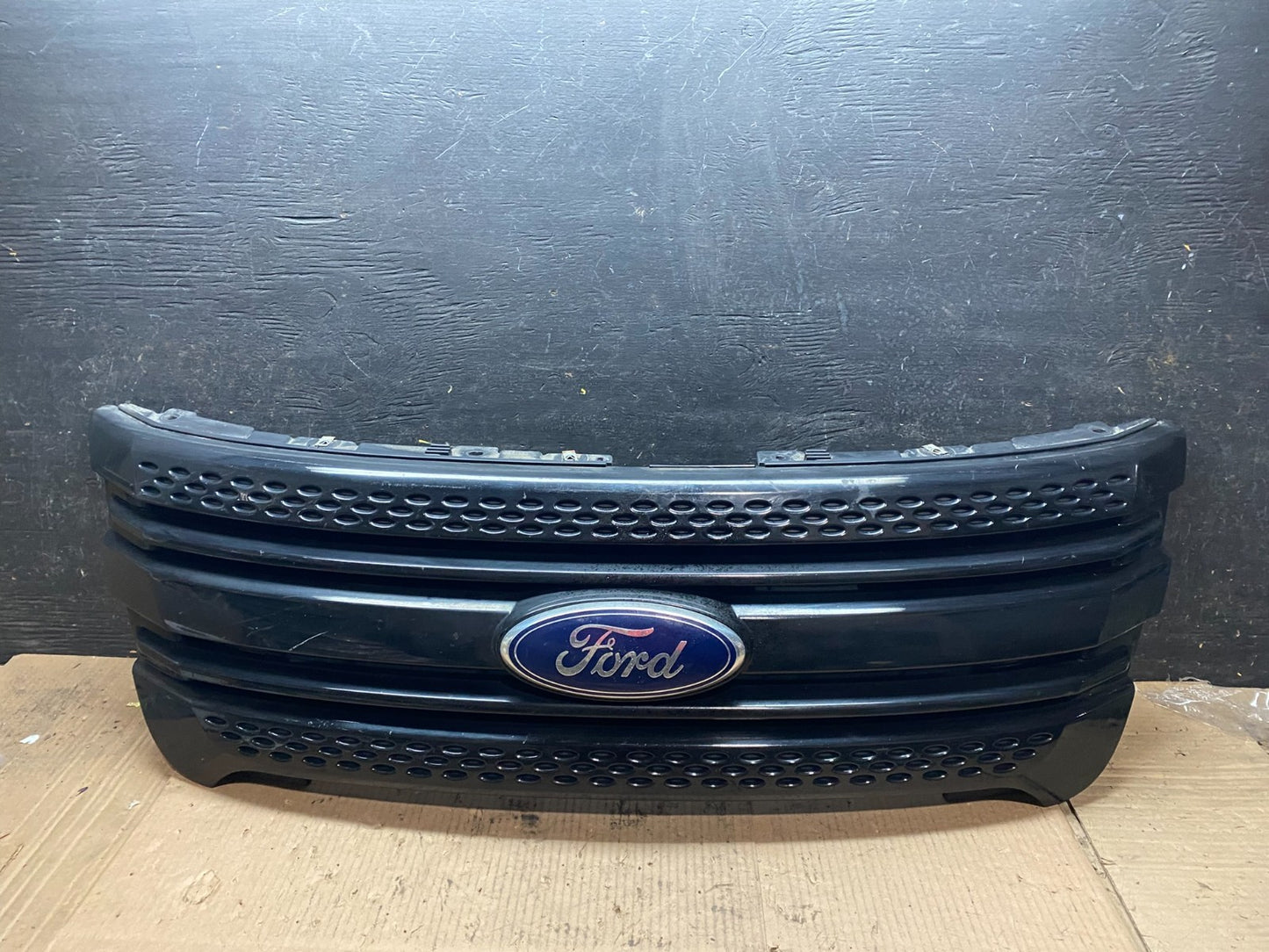 2011 to 2015 Ford Explorer Upper Front Grill Grille Oem W4639 DG0
