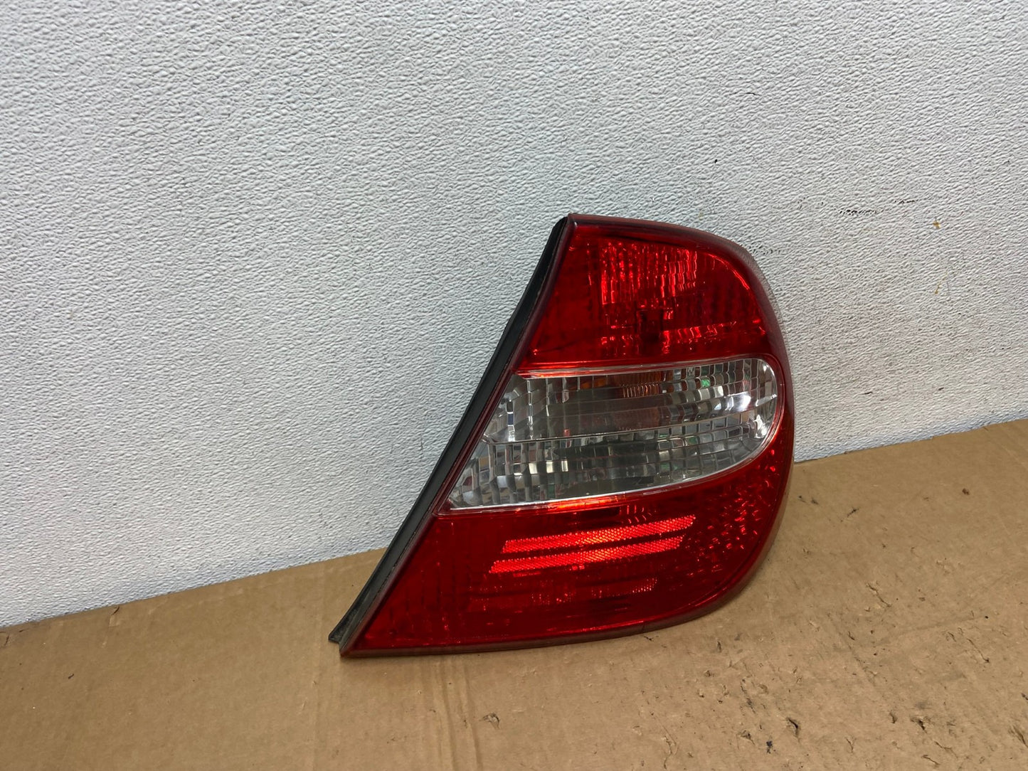 2002 2003 2004 Toyota Camry Tail Light Right Passenger Rh Side AD3251 LK2