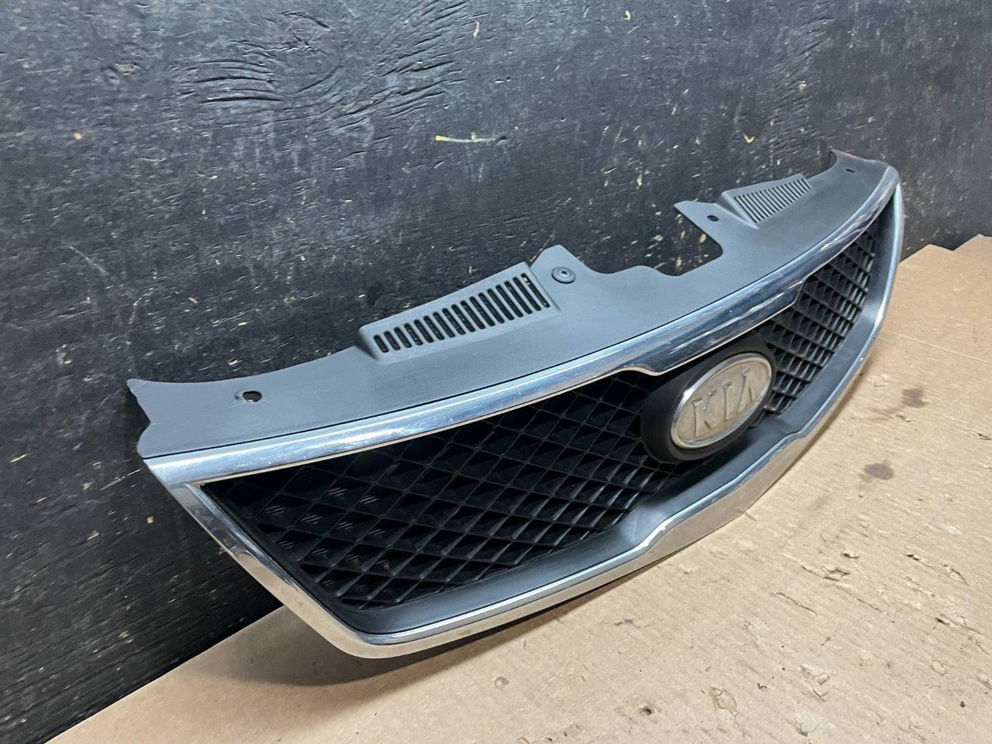 2010 to 2013 Kia Forte Koup Black Front Upper Bumper Grill Grille Y9676  DG1