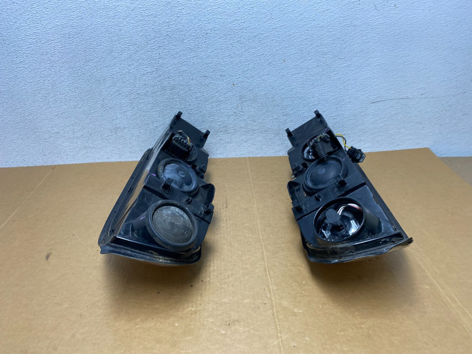 2000-2005 Chevrolet Impala Left+Right Set Headlights Halogen AD8949 DW8