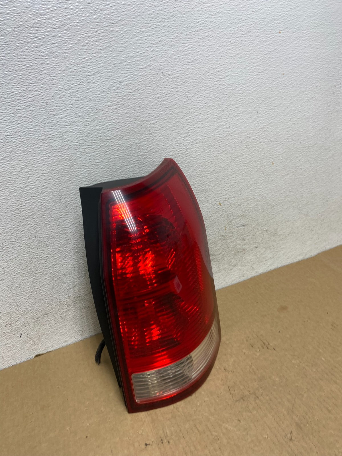 2004 to 2007 Saturn Vue Right Passenger Rh Side Tail Light AF9637 DW2