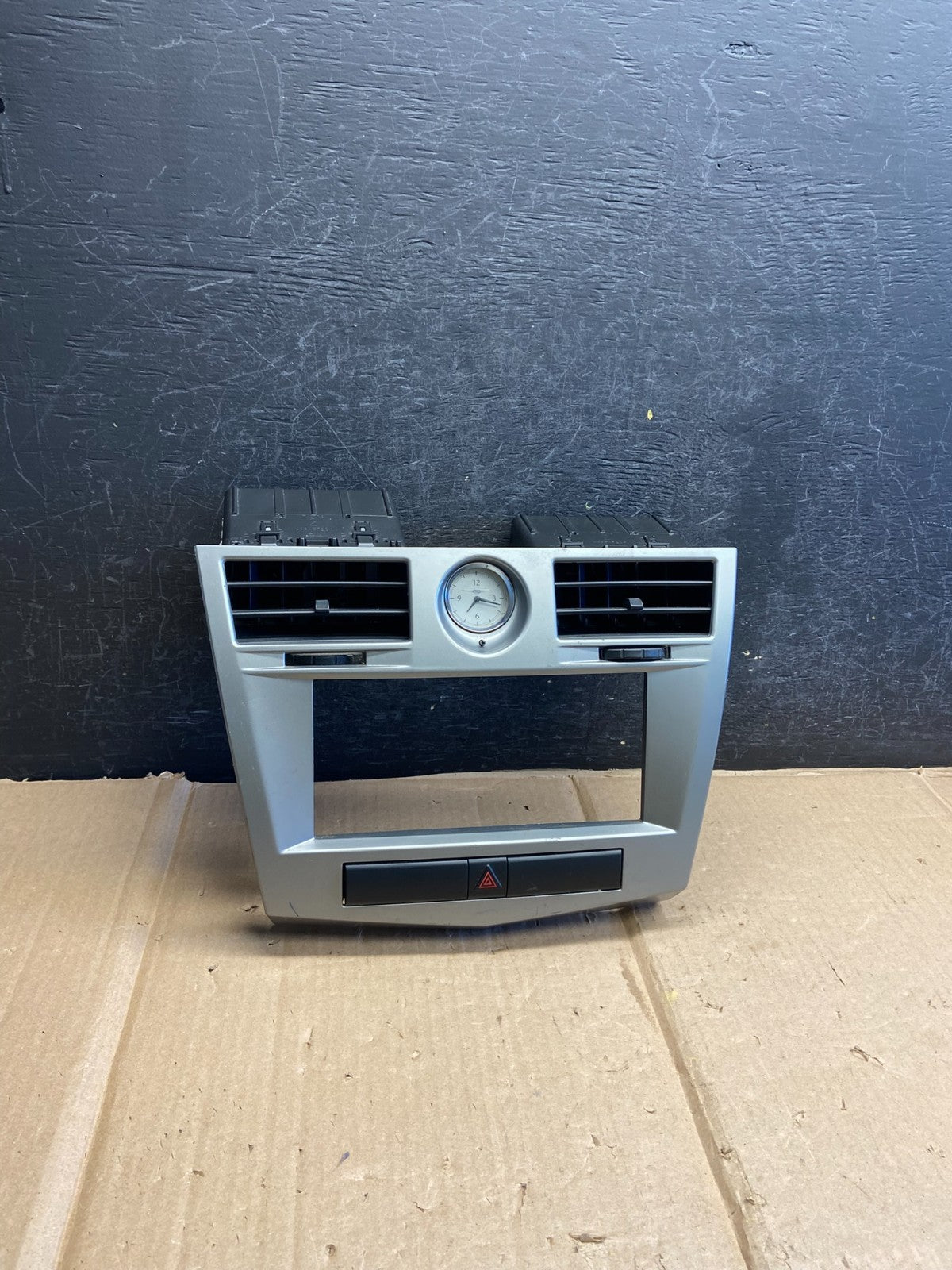2007 2010 Chrysler Sebring Center Dash Radio Clock Bezel Trim Panel Oe AH5632 DG0