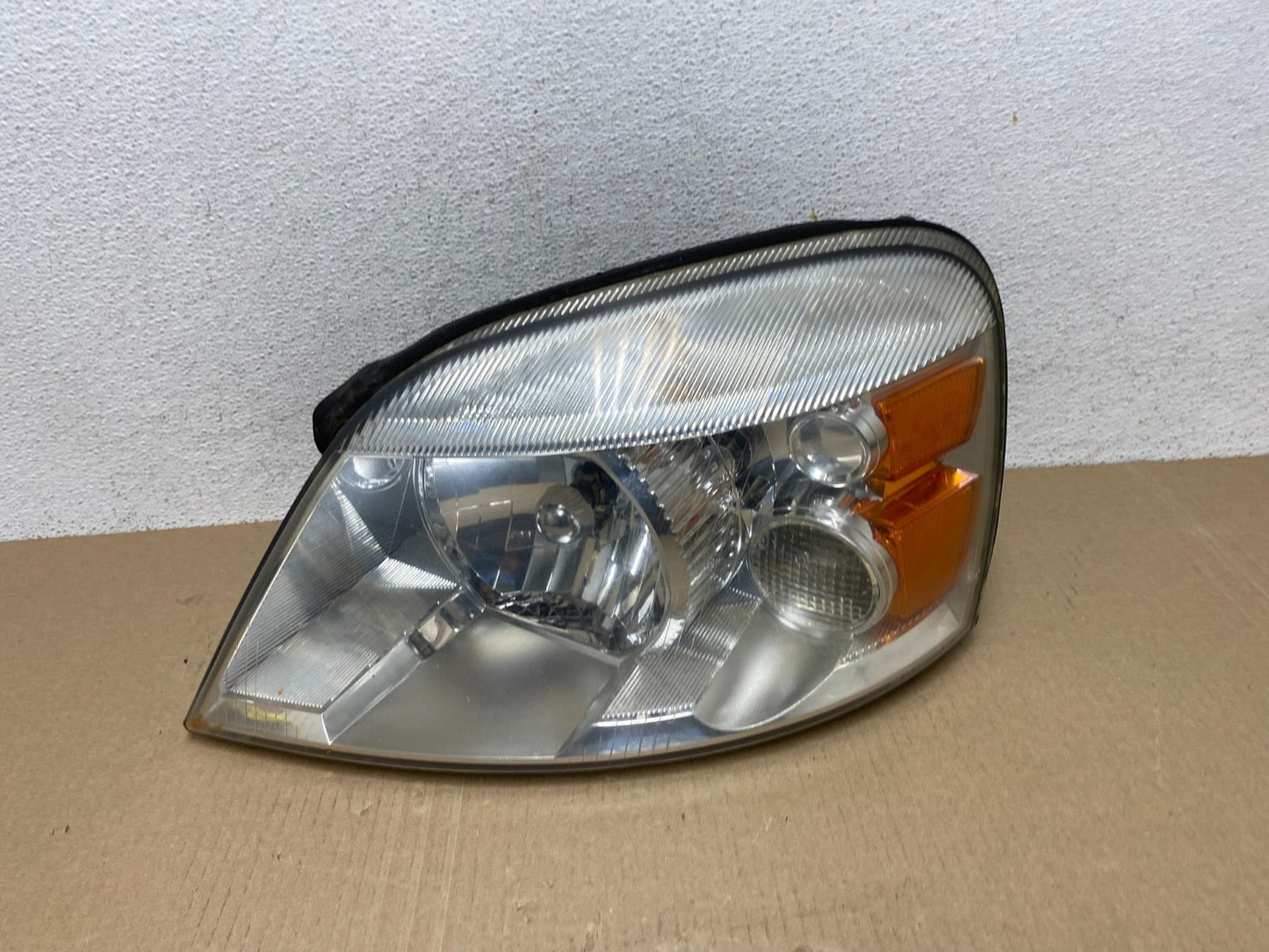 2004 - 2007 Ford Freestar Left Driver LH Side Headlight Halogen AF5775 DW0