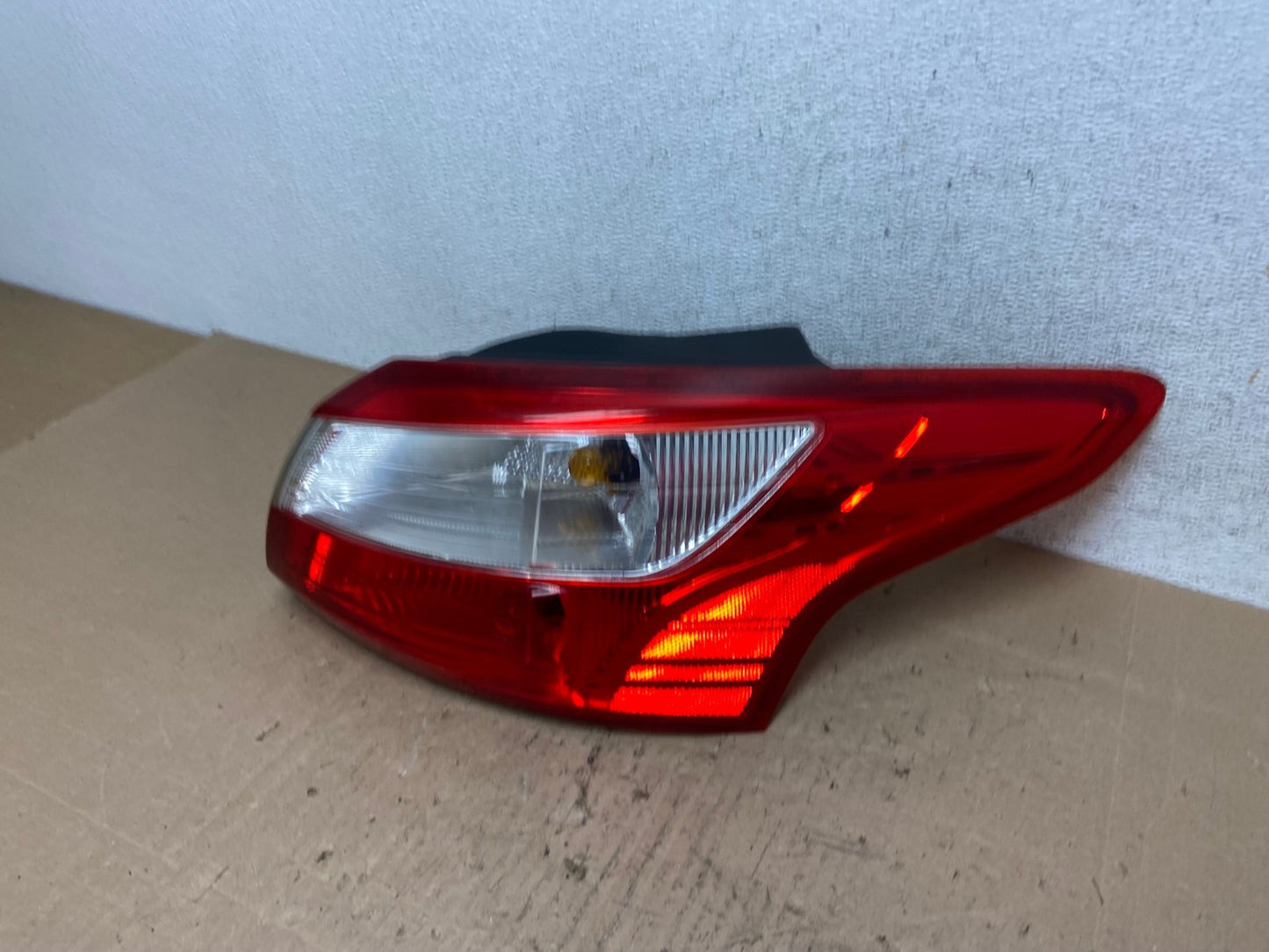 2012 2013 2014 Ford Focus Sedan Right Passenger Rh Side Tail Light AE6562 LK1