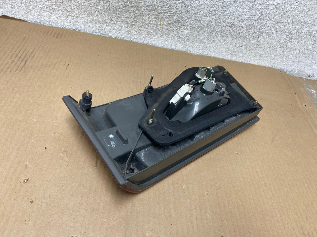 2000 2001 Lexus ES300 Inner Left Driver LH Side Tail Light AH2996 LK5