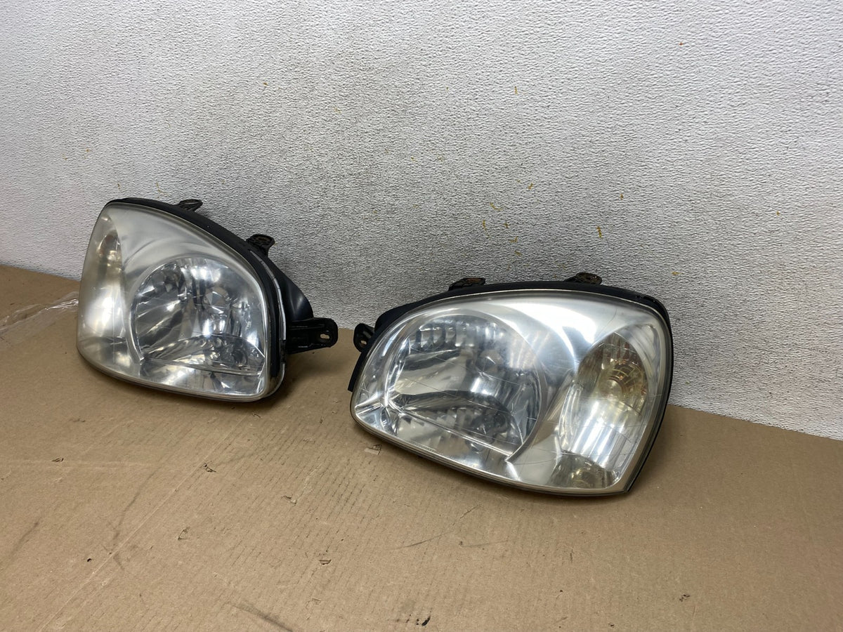 2001-2003 Hyundai Santa Fe Left+Right Headlights Halogen AH6739 DW2