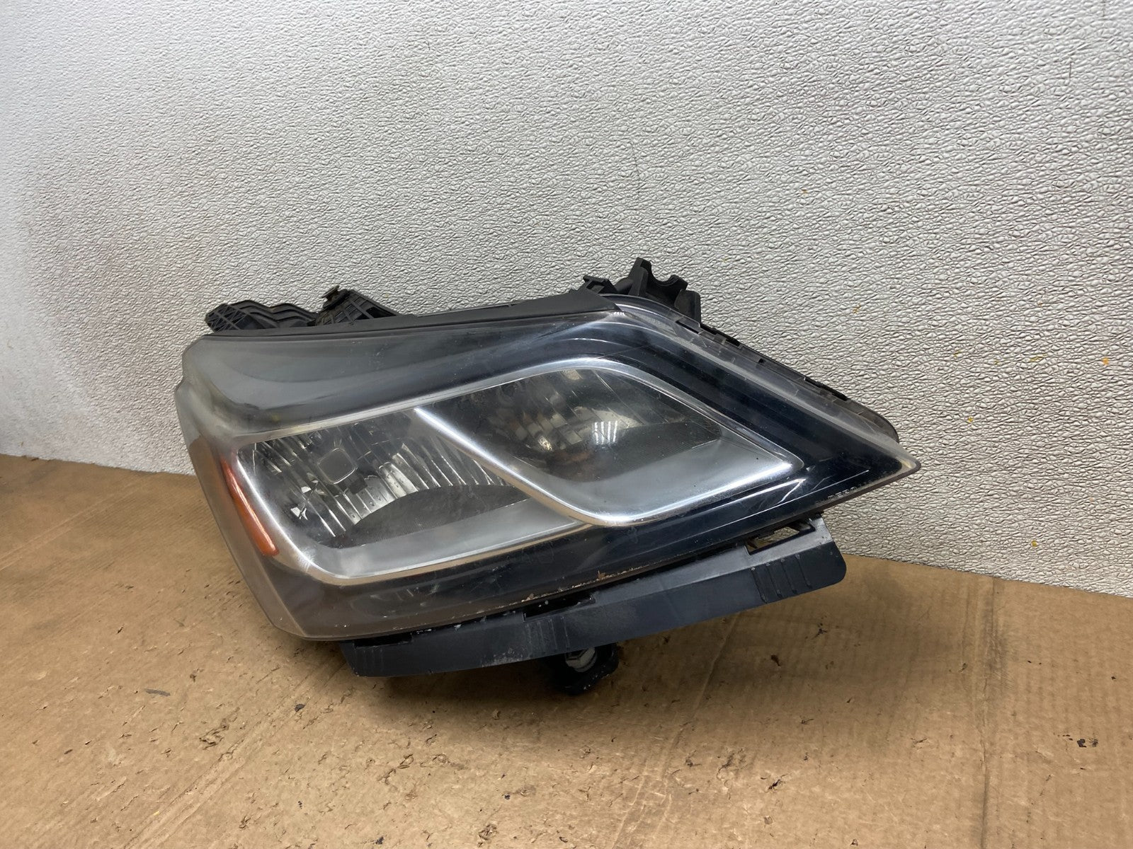2013-2017 Chevrolet Traverse Right Passenger Side Halogen Headlight AA7156 DW1