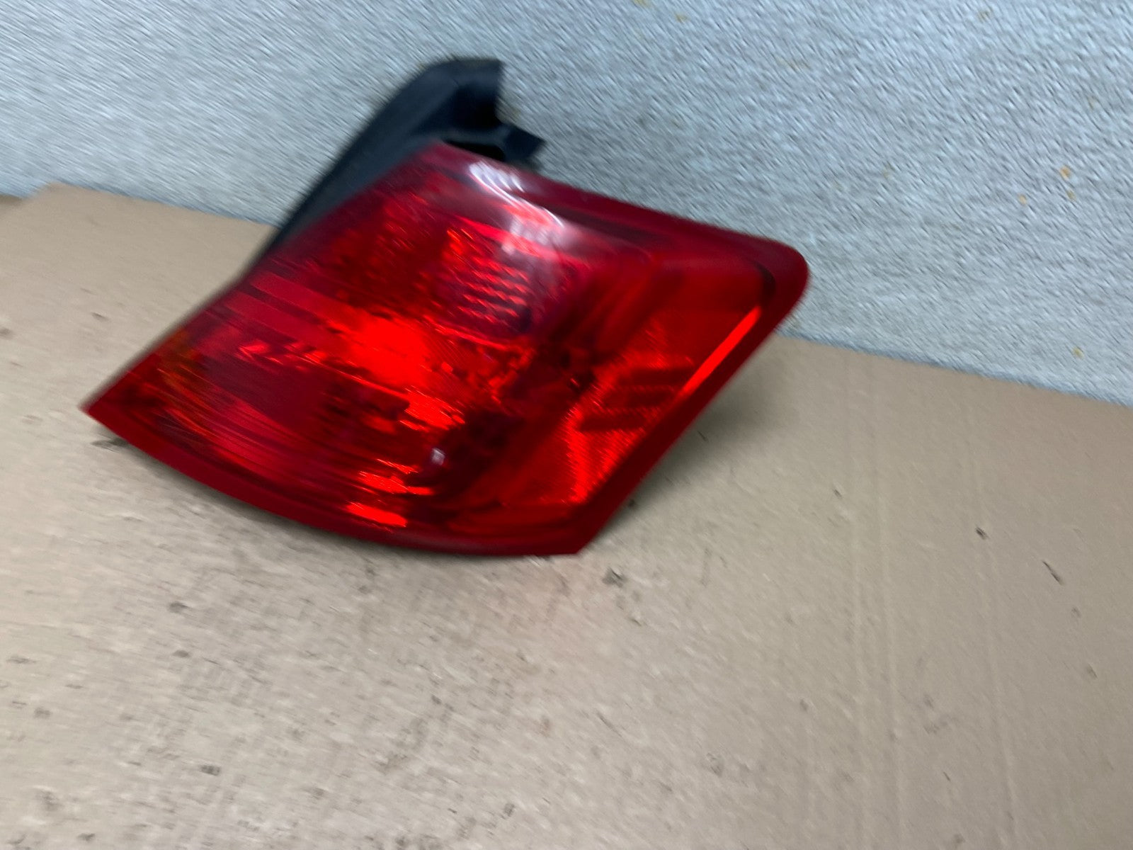 2014 to 2018 Ford Taurus Interceptor Right Passenger RH Tail Light OEM AB2542 DW1