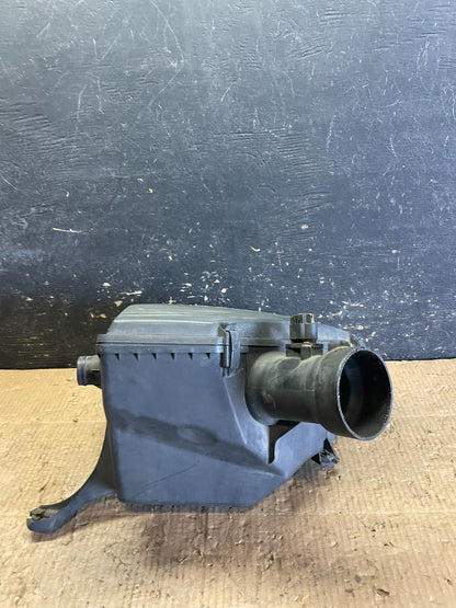 2007 Hummer H3 Air Intake Cleaner Filter Housing Box OEM Y6364 DG1