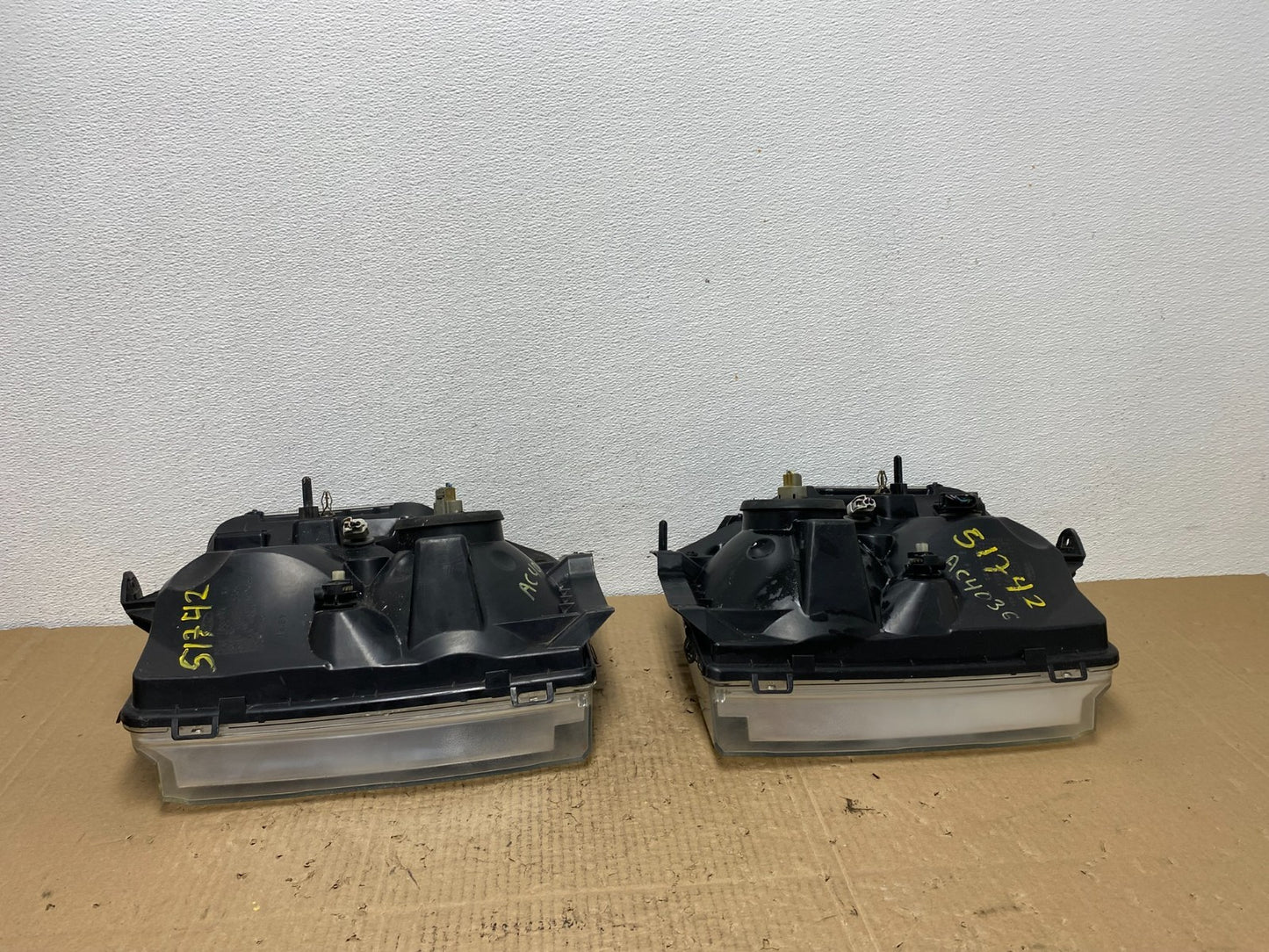 2008-2014 Ford Econoline E150 E250 E350 Left+Right Headlights AC4036 DW10