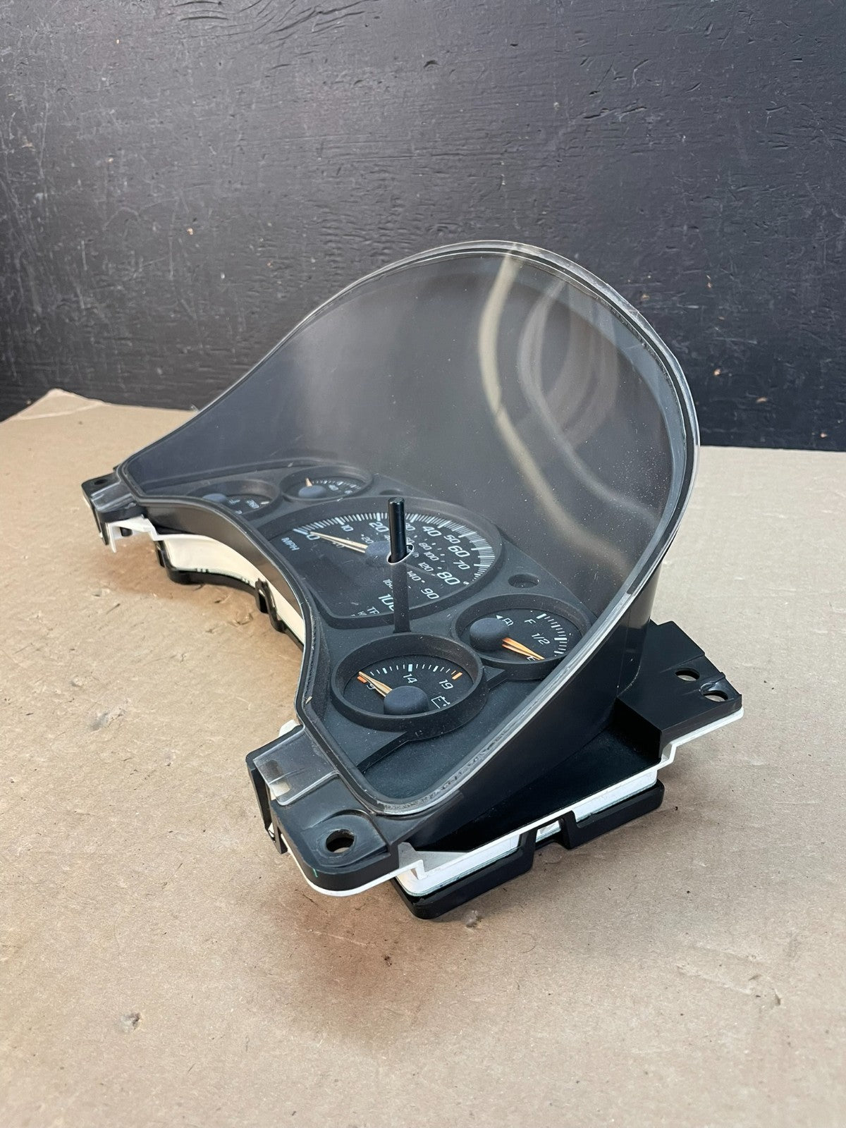2004 to 2007 Chevrolet Express Speedometer Cluster Gauge AE3349 DG2