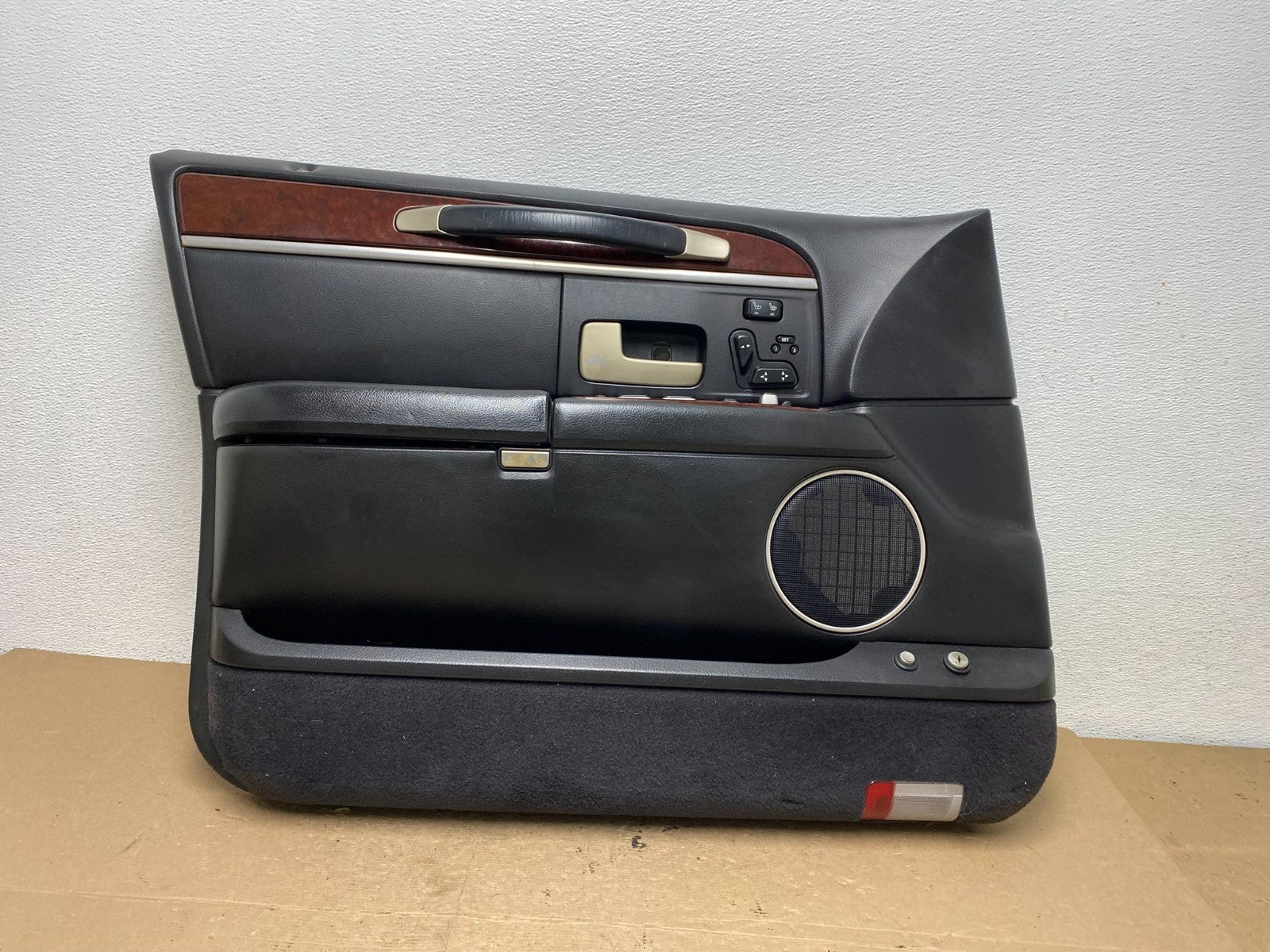 2003 to 2011 Lincoln Town Car Driver Left side Front Door Panel Trim AF49730