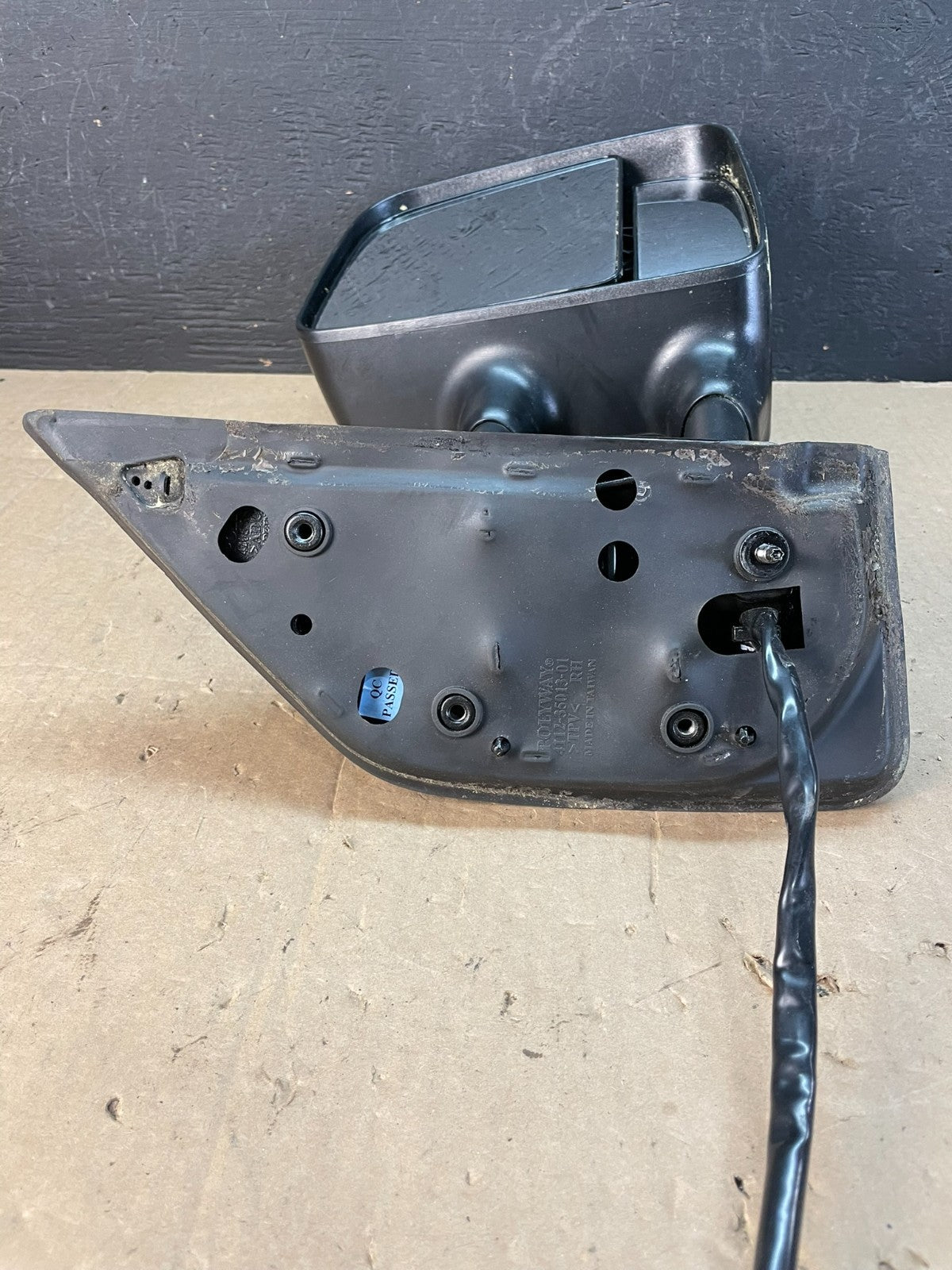 2004 to 2015 Nissan Titan SE Right Passenger View Door Mirror AD5843 DW4
