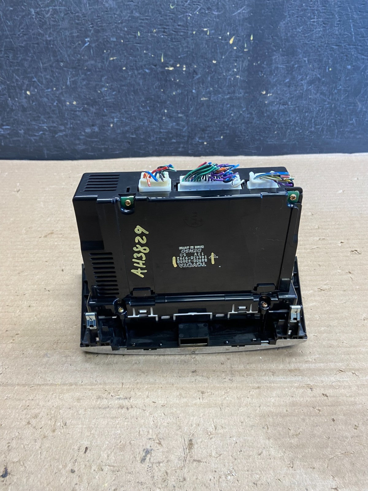 2002 - 2003 Lexus ES300 Center Dash A/C AC Heater Climate Control Unit AH3829 DG4