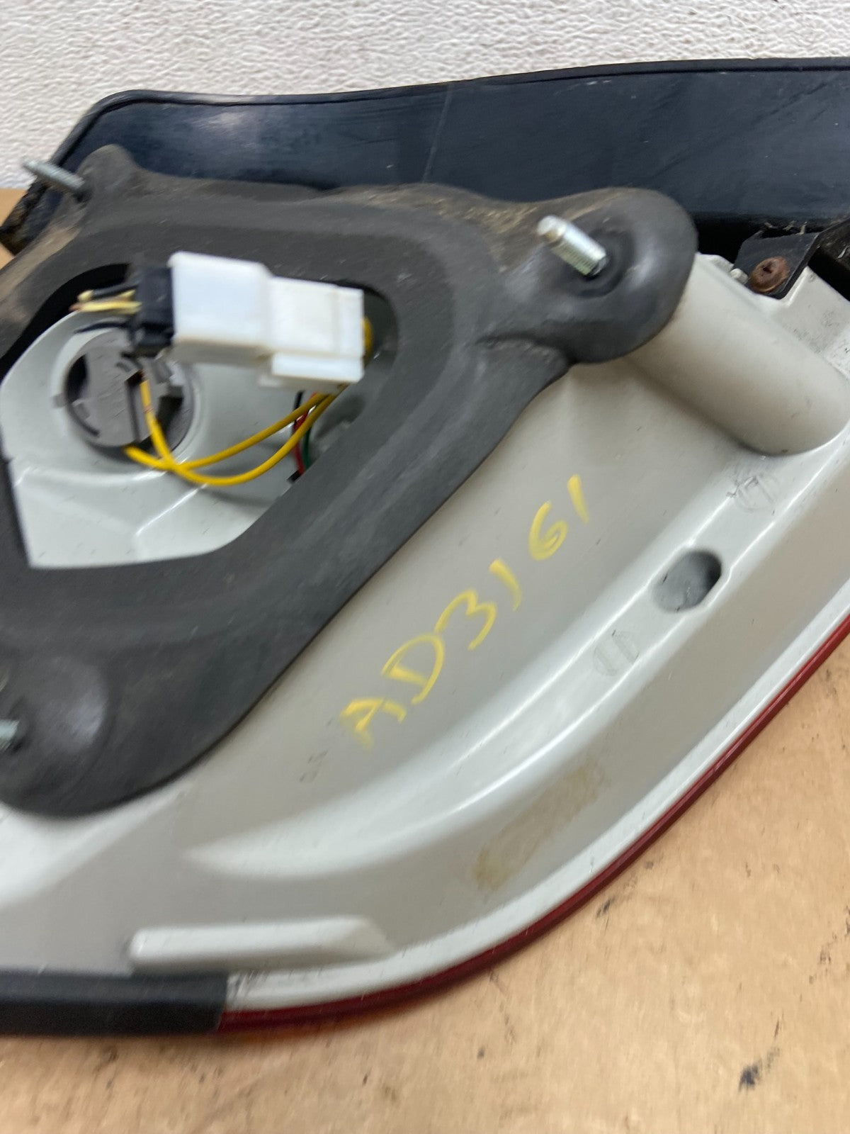 2009-2011 Hyundai Genesis Sedan Right Passenger RH Tail Light AD3161 DW6