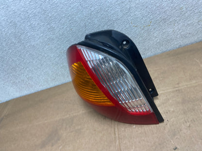 2001 - 2004 Hyundai Santa Fe Left Driver LH Side Tail Light Y5140 DW1