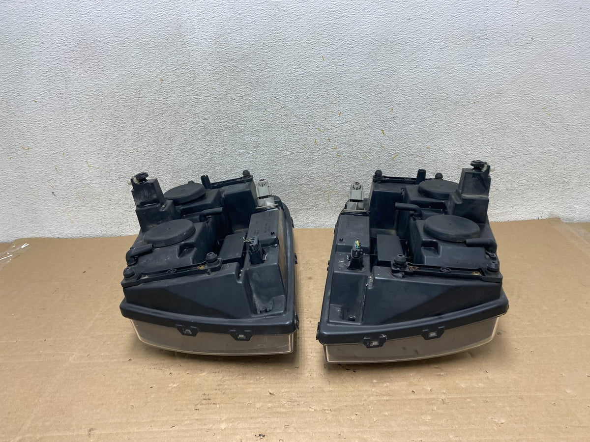 2006 - 2009 Chevrolet Trailblazer Left+Right Headlights Flush Half Bar AI0906 DW10