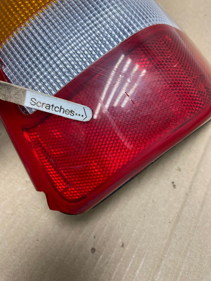 1999-2004 Jeep Grand Cherokee WJ Right Passenger Rh Tail Light AE9427 LK3