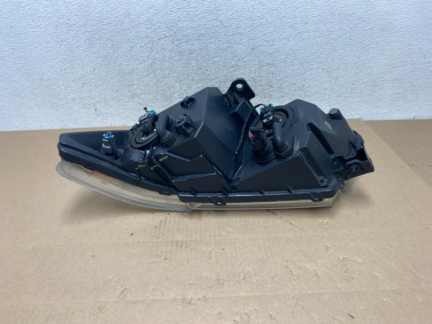 2009 to 2017 Dodge Journey Headlight Right Passenger Rh Halogen AG5771 DW6