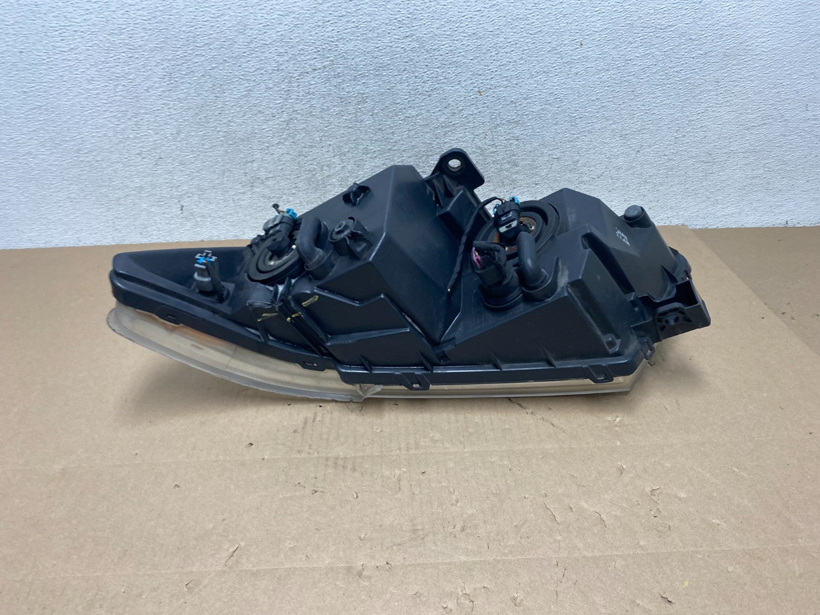 2009 to 2017 Dodge Journey Headlight Right Passenger Rh Halogen AG5771 DW6