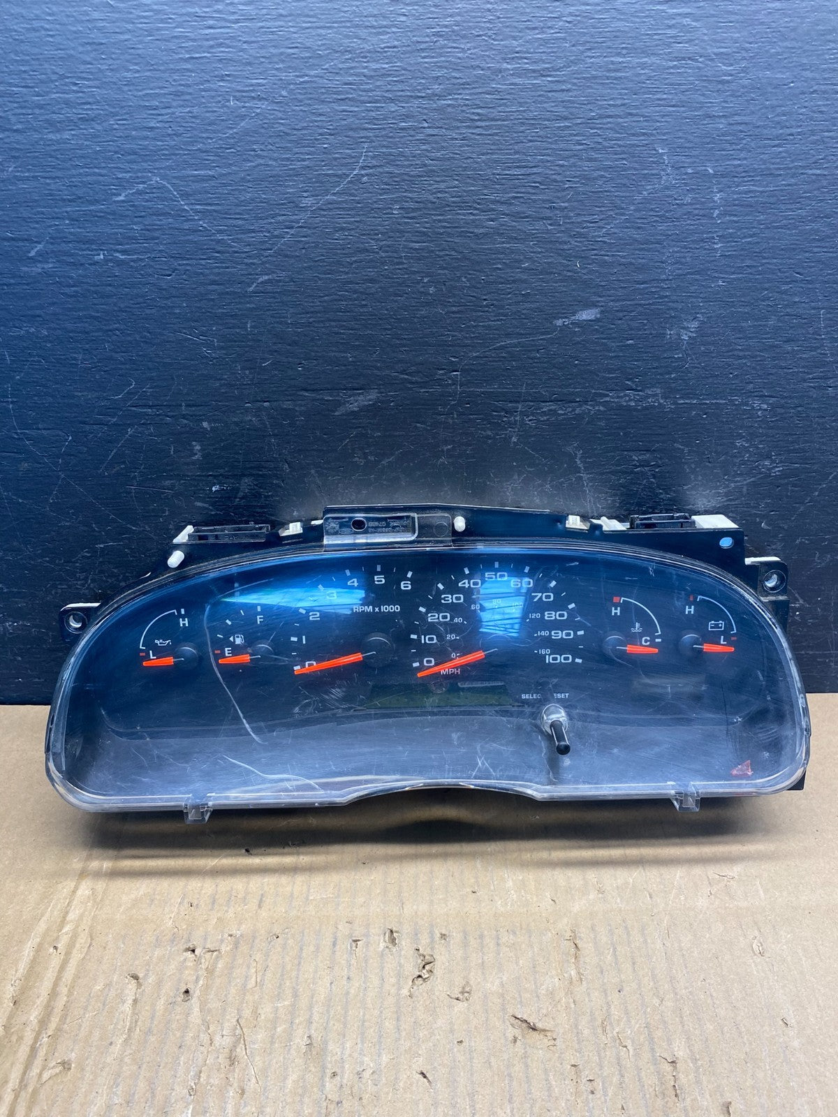 2004 2005 Ford Explorer Speedometer Cluster Gauge ad1748 DG0