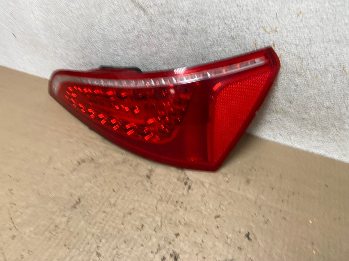 2009 to 2012 Audi Q5 Right Passenger RH Side Tail light AI2538 LK1