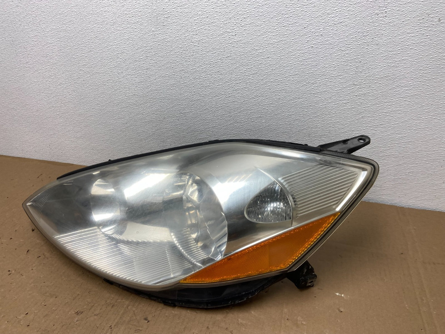 2006 to 2010 Toyota Sienna Left Driver Lh Side Headlight Halogen AB6626 DW1
