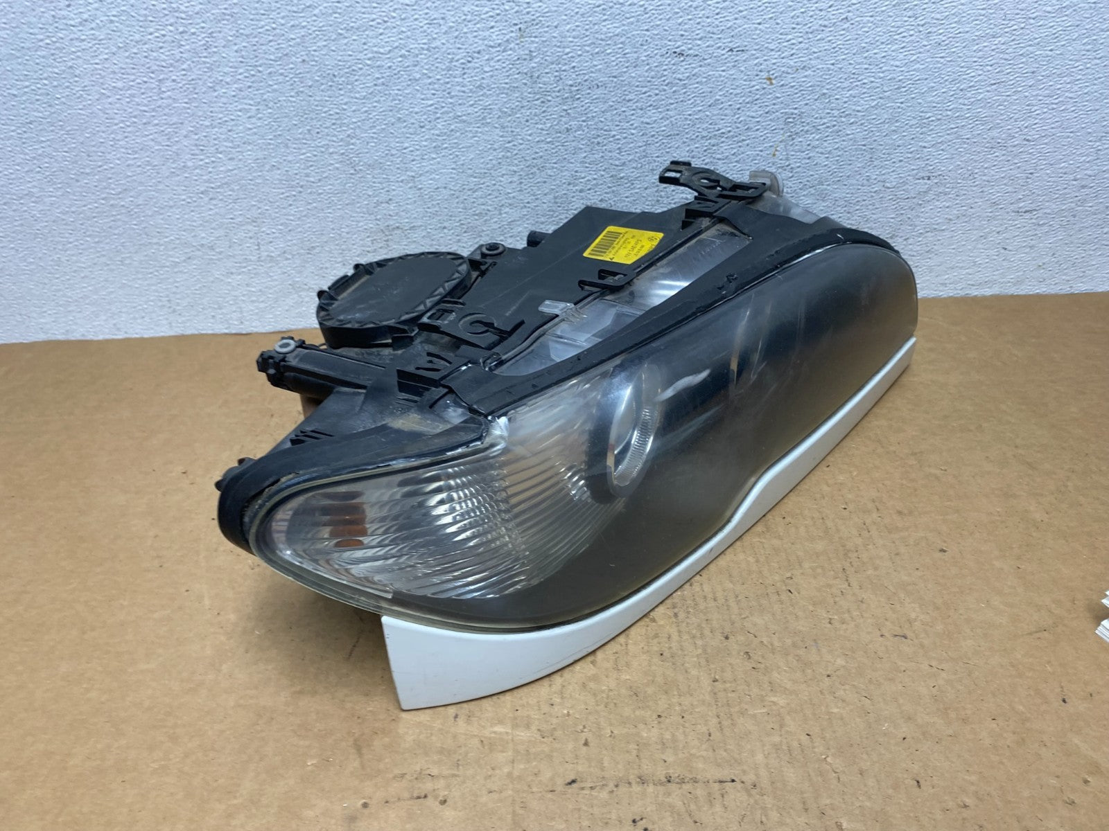 2004 2005 2006 BMW 3 E46 Coupe Right Passenger RH Xenon Headlight AD4638 DW2
