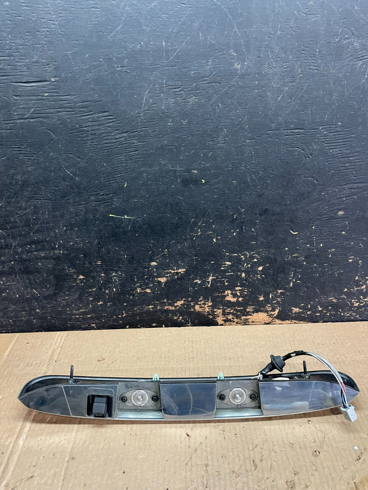 2007-2012 GMC Acadia Chrome Tailgate Rear Finish Molding Back W/Camera AB3201 DG6