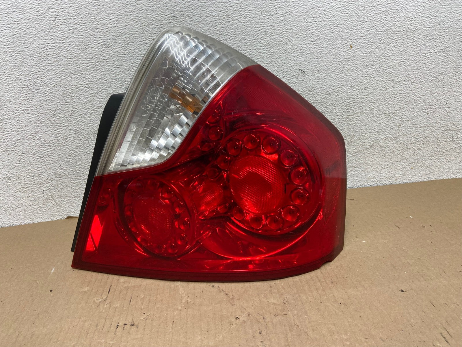 2006 2007 Infiniti M35 M35X M45 Right Passenger Side Tail Light AG7928 LK0