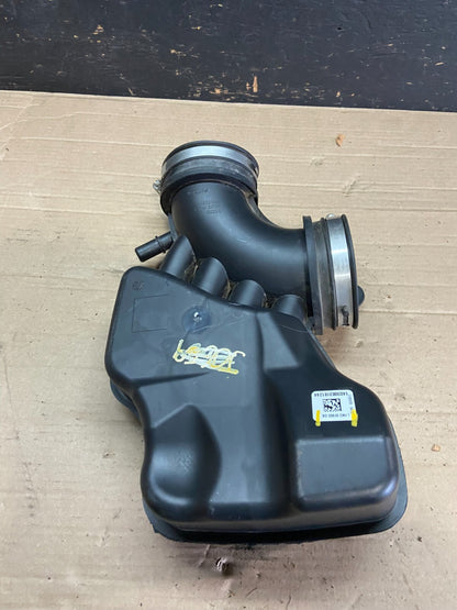 2020 to 2022 Ford Explorer OEM Air Right Intake Cleaner Inlet OEM O0586 DG5