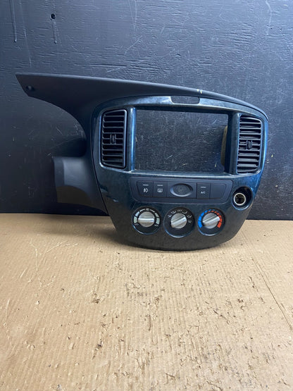 2005 - 2006 Mazda Tribute Radio Trim Bezel W/Vent AC Climate Control AF1570 DG0