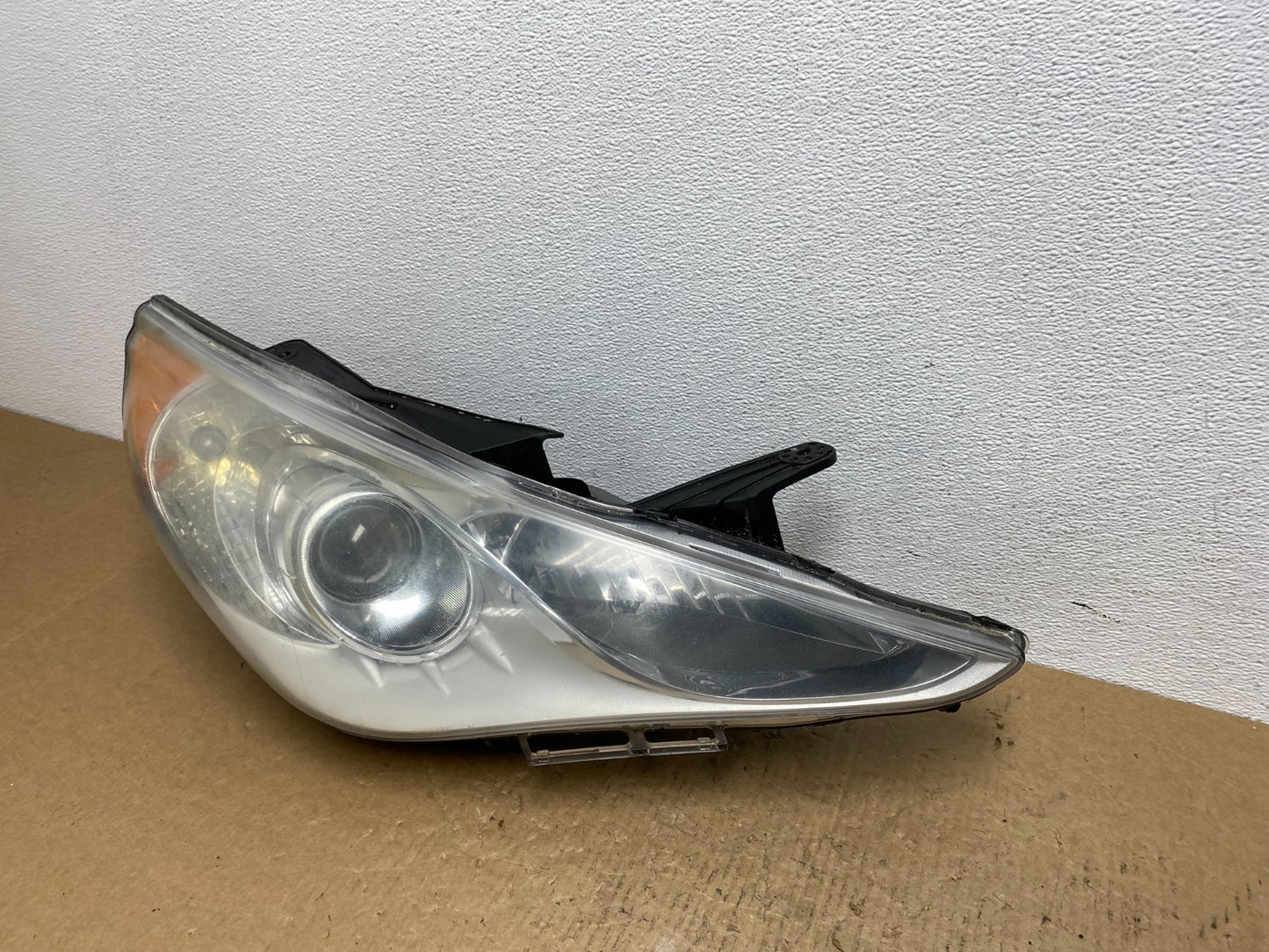 2011 - 2014 Hyundai Sonata Right Passenger Rh Side Headlight Halogen AC1607 DW1