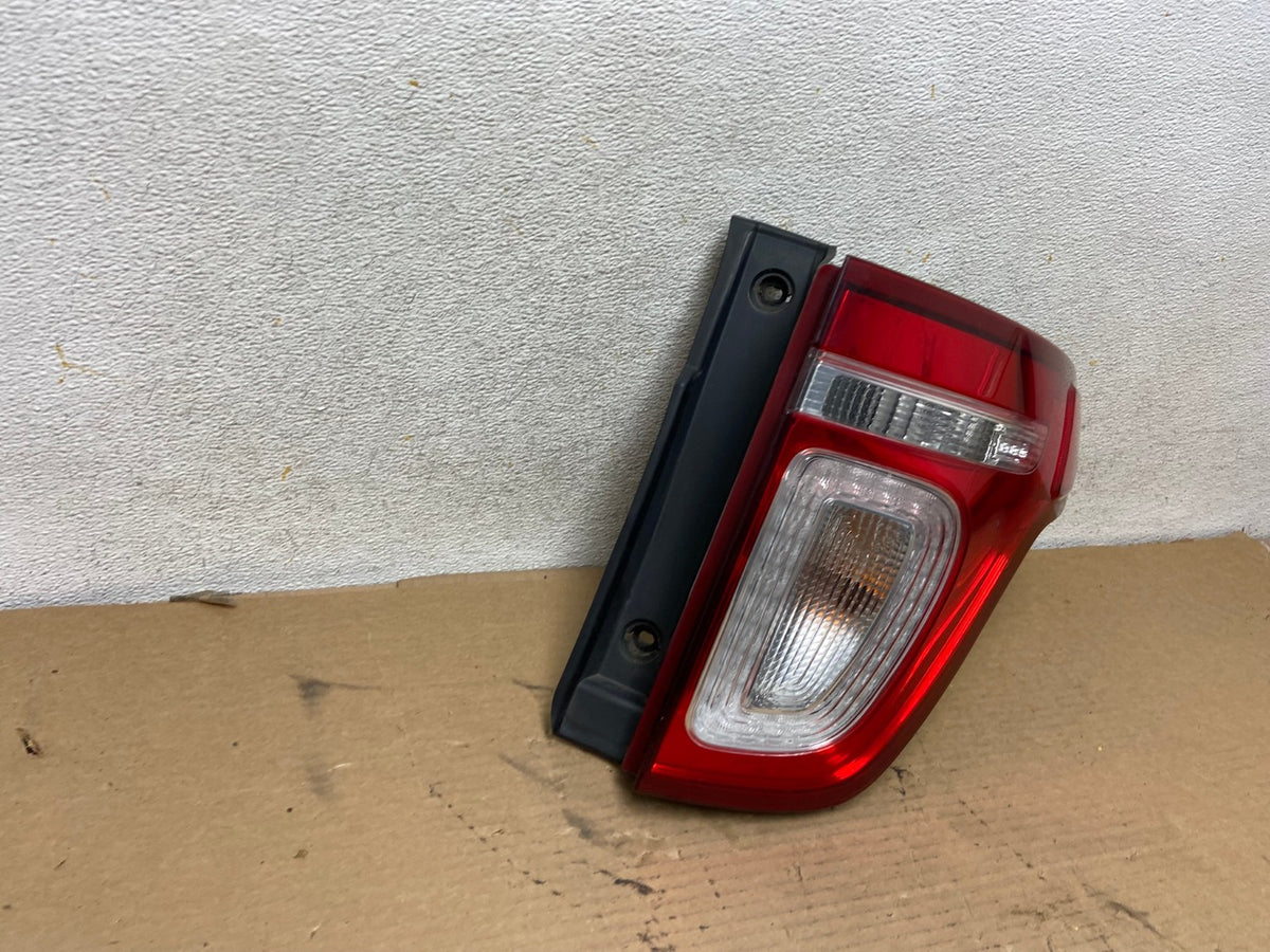 2011 2012 2013 2014 2015 Ford Explorer Right Passenger RH Tail light AH4266 LK1