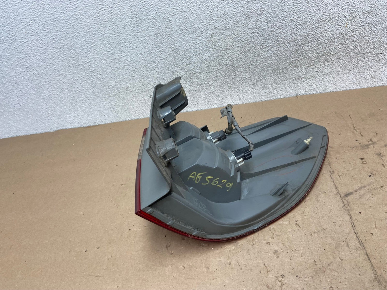 2005 2006 2007 Honda Odyssey Left Driver LH Side Tail Light AG5629 LK5