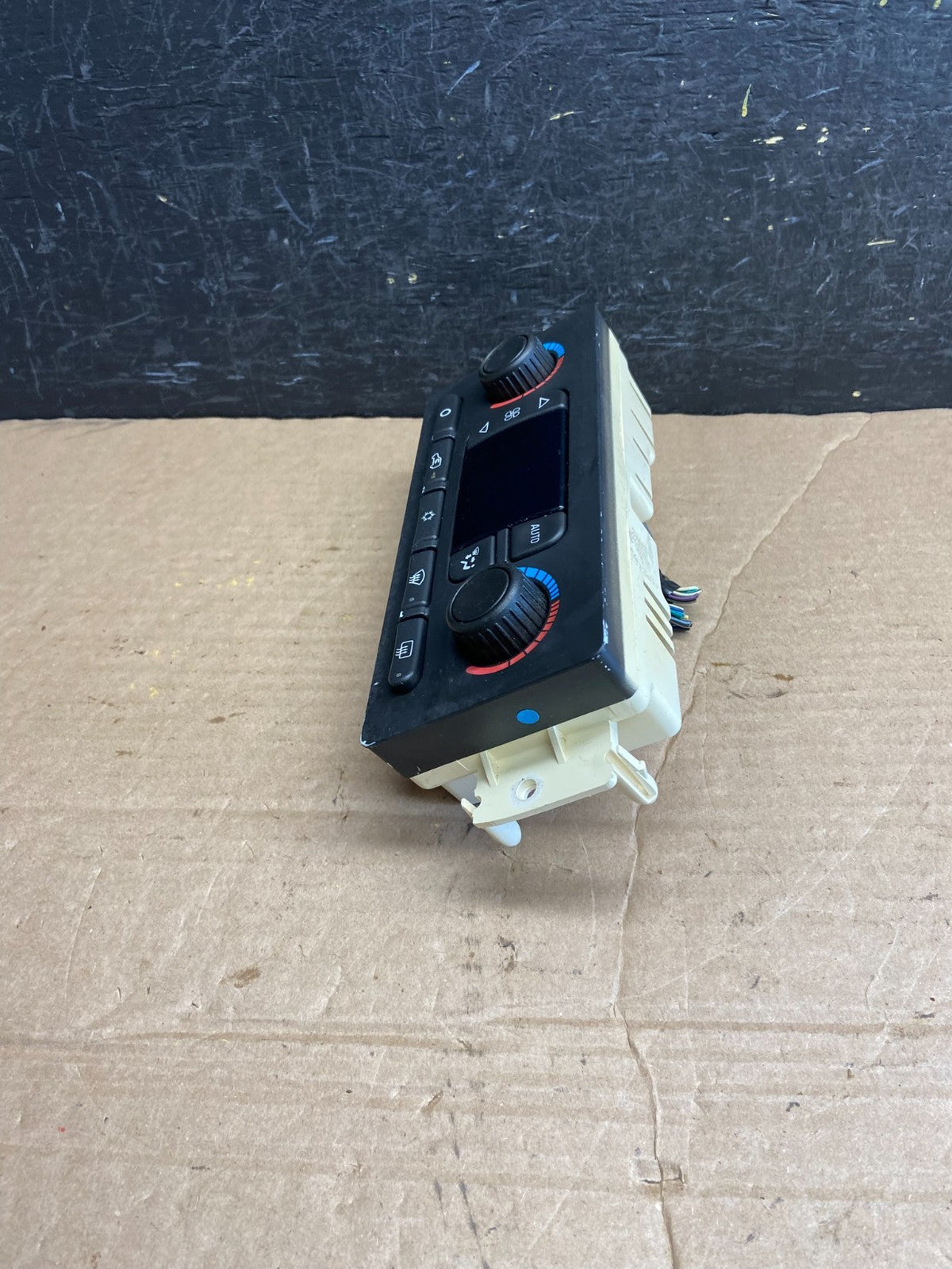 2001 - 2007 GMC Chevrolet Express 1500 Climate Control A/C AF1952 DG2