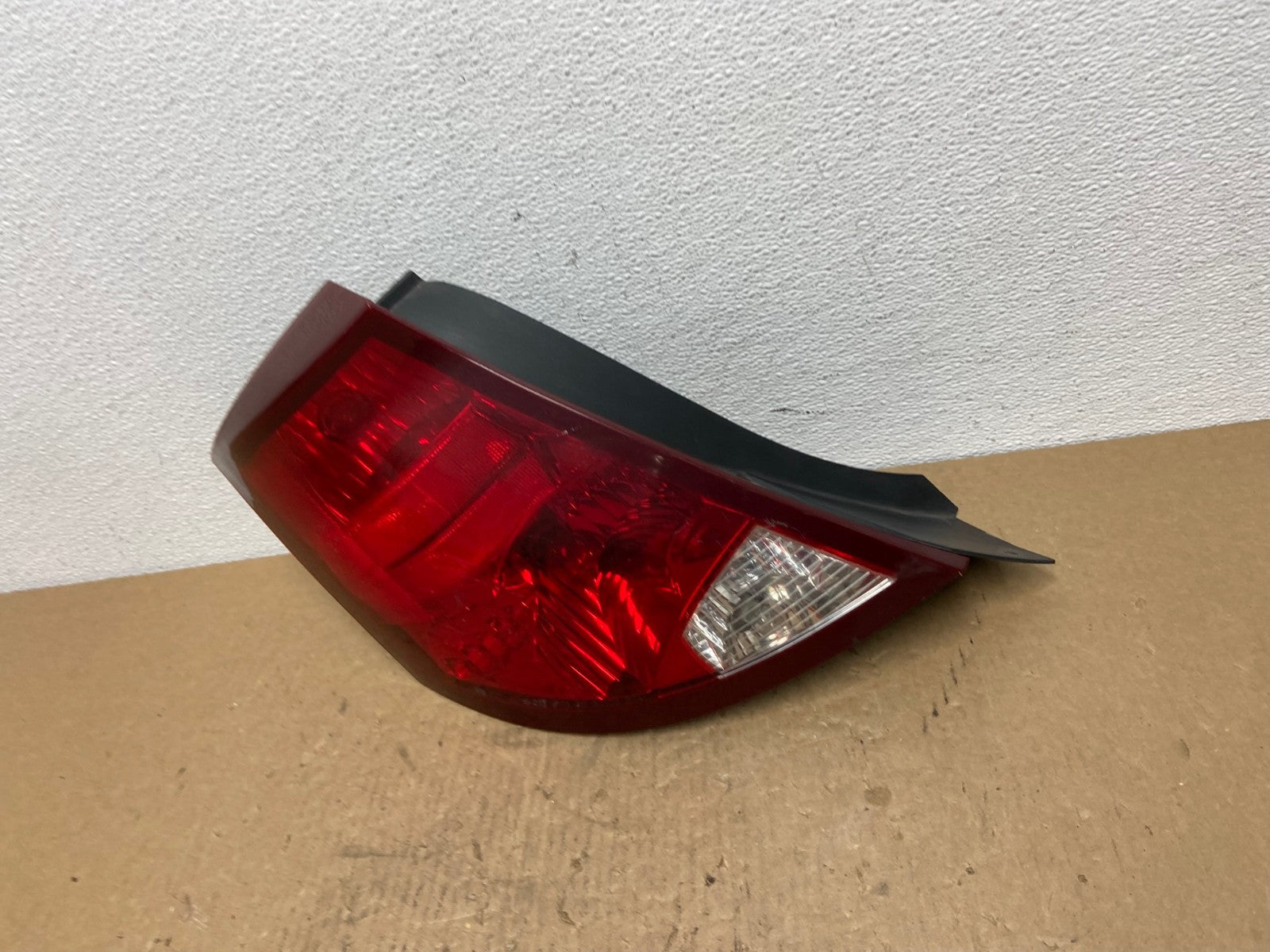 2003-2007 Saturn Ion Left Driver LH Side Tail Light Tail Light Oem AC1412 LK1