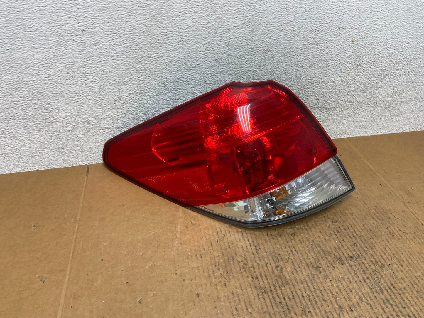 2010-2014 Subaru Outback Wagon Left Driver Lh Side Tail Light AE1189 LK2
