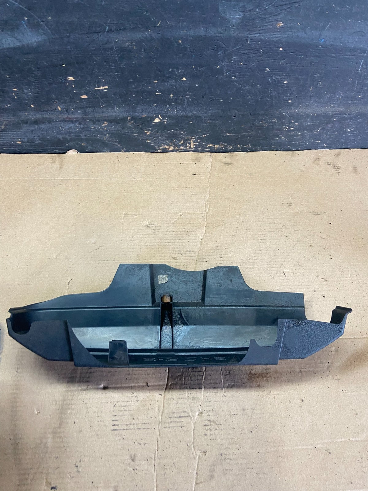 2008 to 2008 Audi  A6 3.2L Engine Motor Cover Oem R2078 DG4