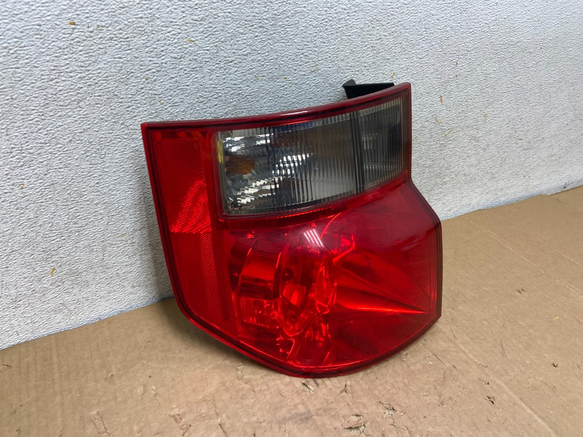 2003 to 2008 Honda Element Left Driver LH Side Tail Light AI9301 LK2