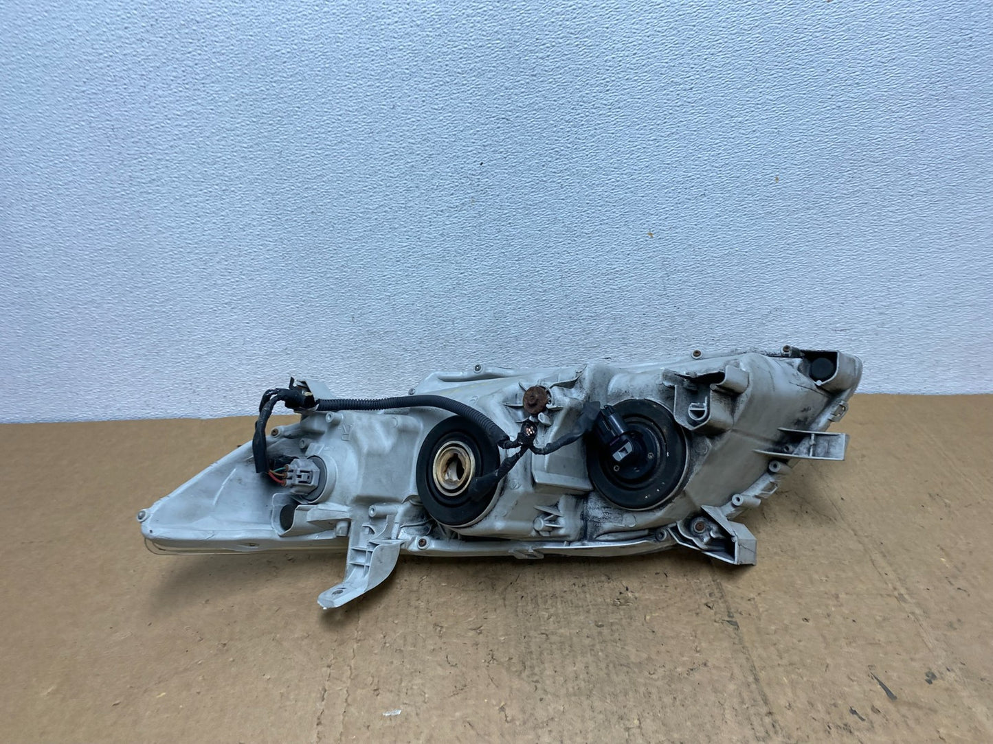 2007 - 2009 Toyota Camry Hybrid Blue Halogen Right Passenger Headlight AD0532 DW5