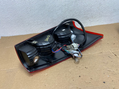 2002 to 2006 Chevrolet Avalanche Left Driver LH Tail Light AD4008 LK5