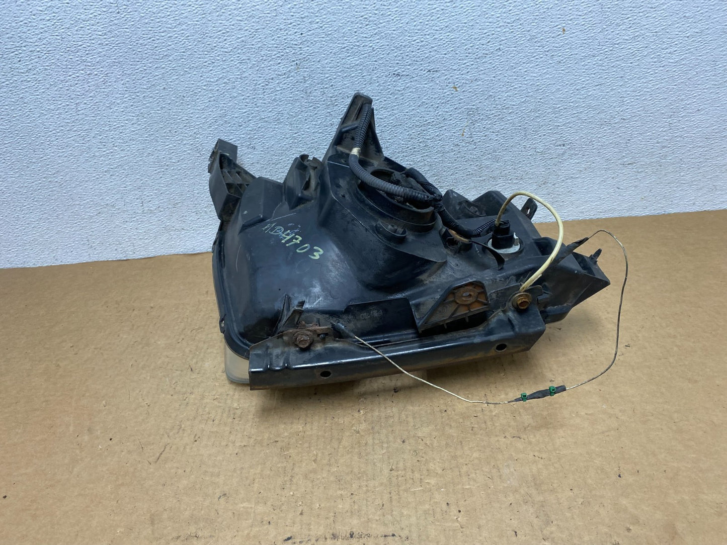 2003 to 2006 Honda Element Left Driver Lh Side Headlight AD4703 DW5