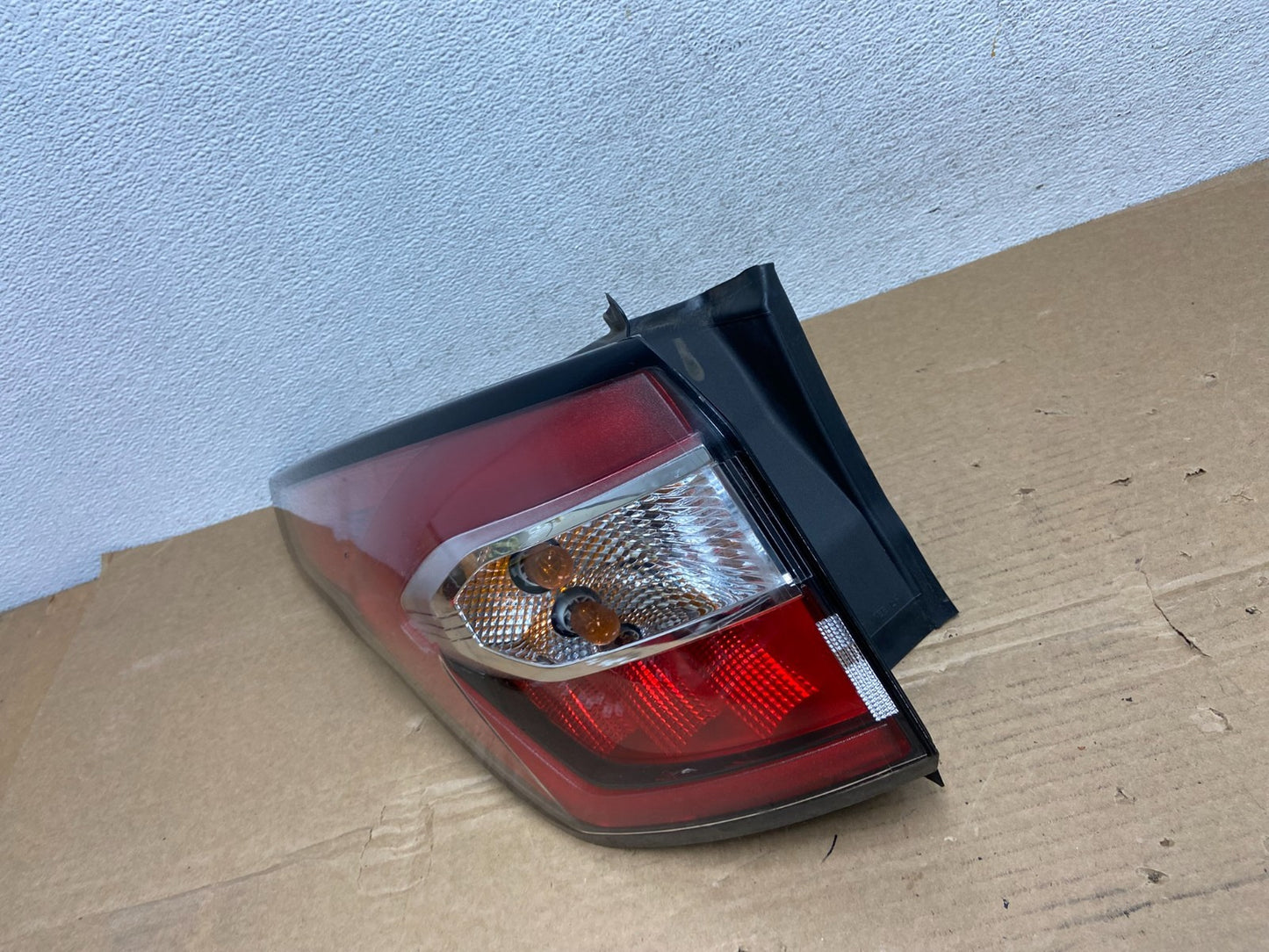 2017 2018 2019 Ford Escape Left Driver LH Side Tail Light AD3834 DW1
