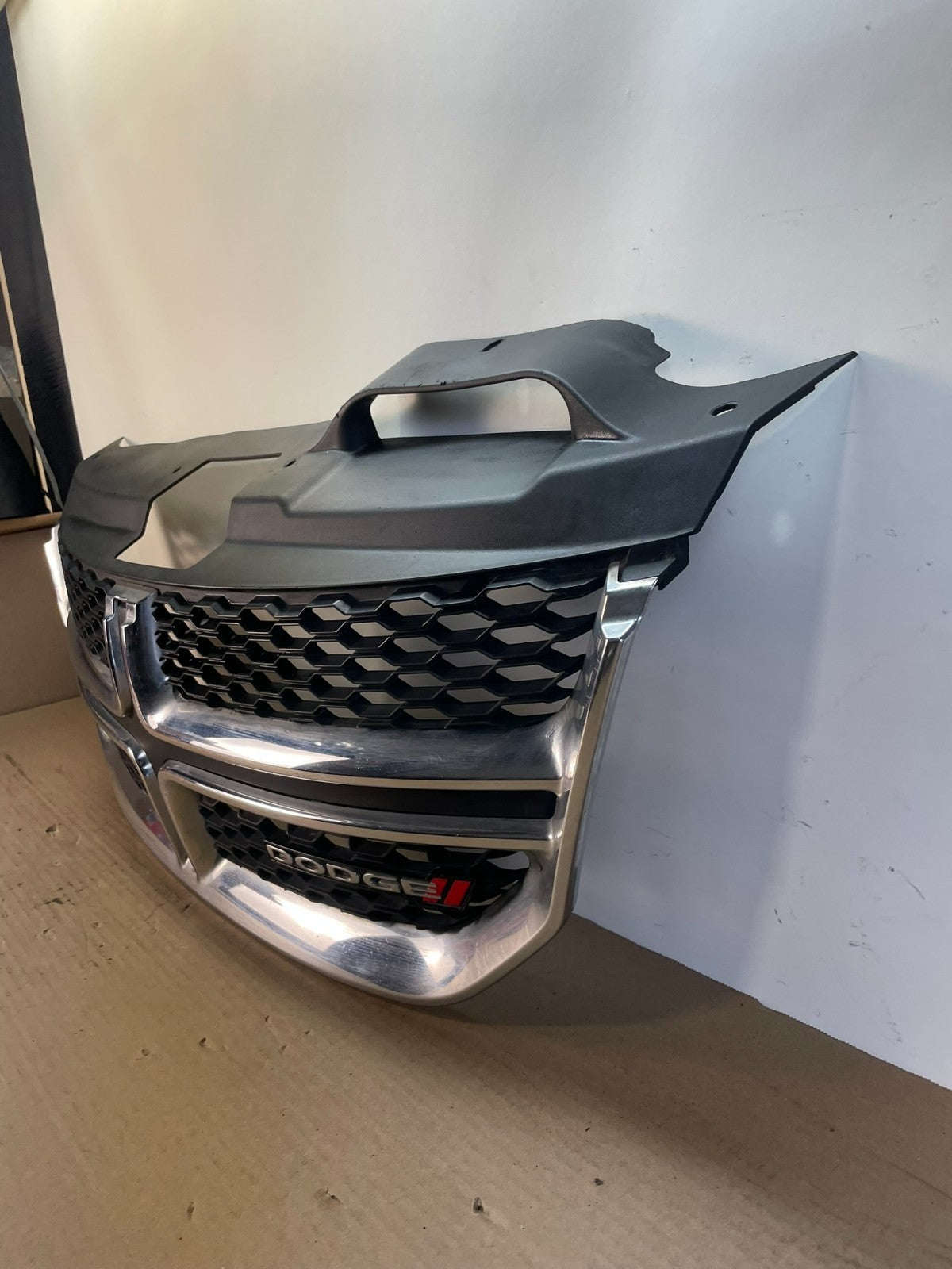 2011 to 2018 Dodge Journey Front Upper Chrome Grill Grille AF8516 DG1