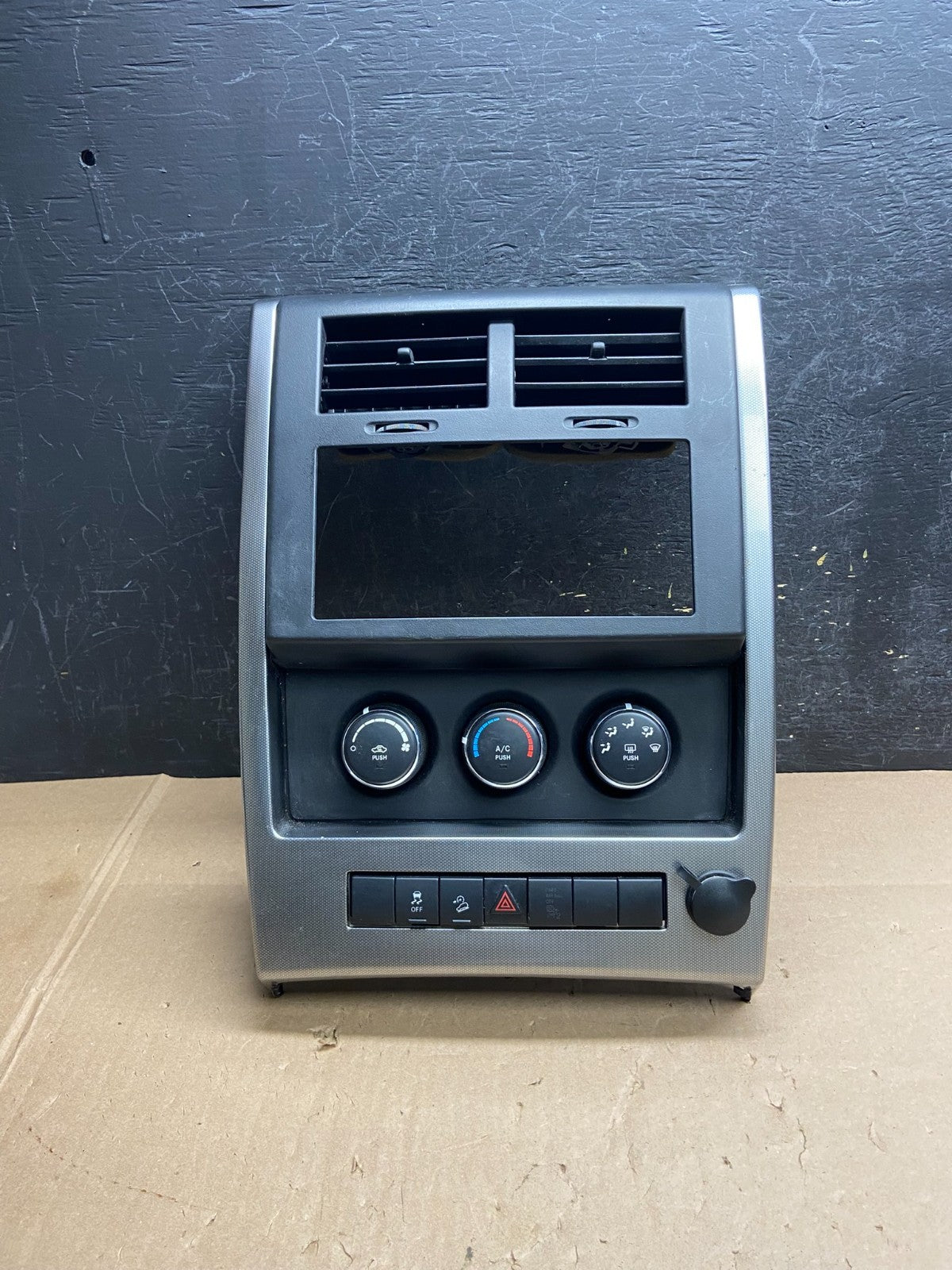 2008 to 2012 Jeep Liberty Dash Climate Temperature Control Radio Bezel AI6385 DG0