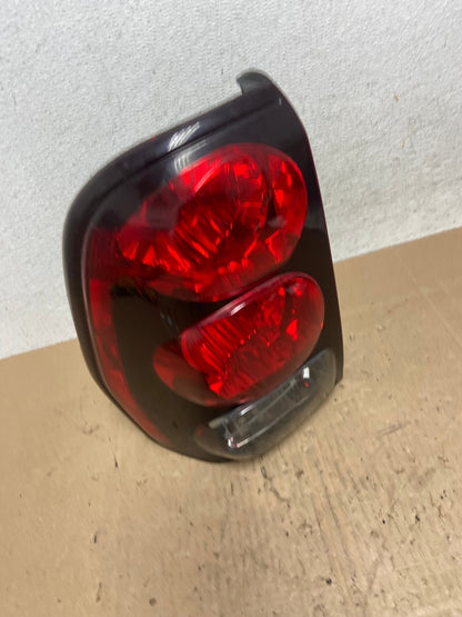 2002 to 2009 Chevrolet Trailblazer Left Driver LH Side Tail Light AE6457 LK2