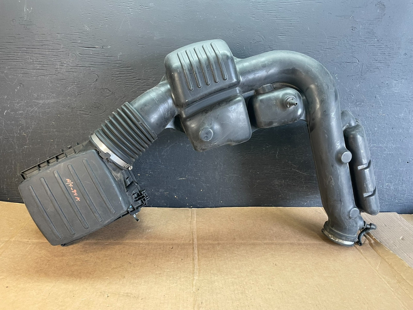 2011 - 2013 Dodge Durango 3.6L Resonator Air Intake Tube AE0897 DG0